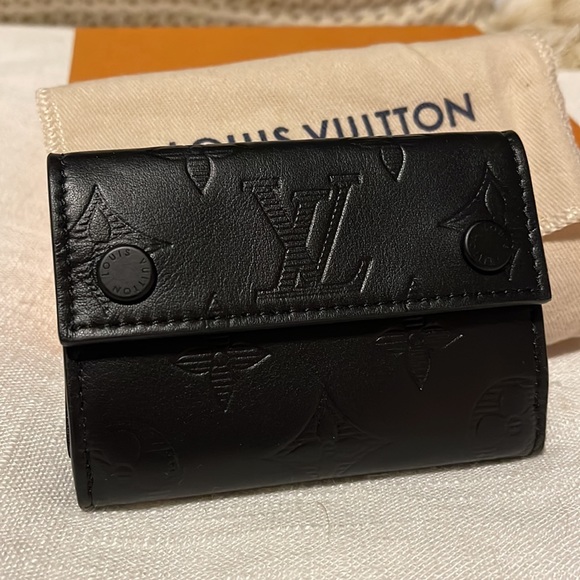 Authentic brand NEW Louis Vuitton Discovery Compact Wallet in Monogram Shadow - Picture 2 of 5